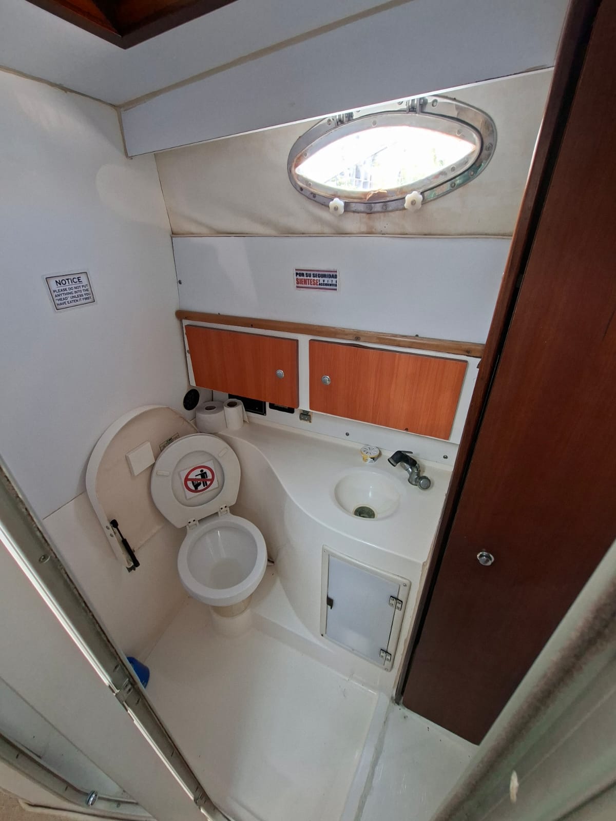 🛥️ Marca Tiara "Stop Your Itches" 👥 Capacidad: 10 personas - Image 6