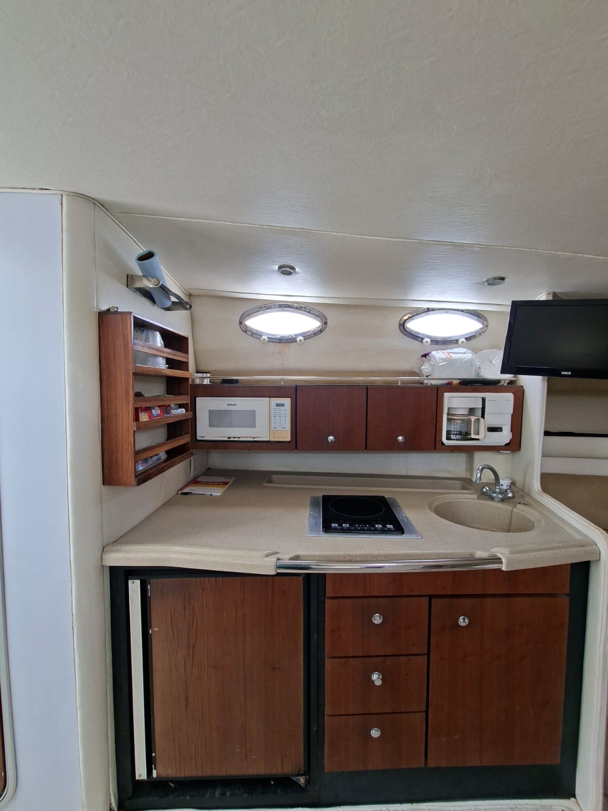 🛥️ Marca Tiara "Stop Your Itches" 👥 Capacidad: 10 personas - Image 3