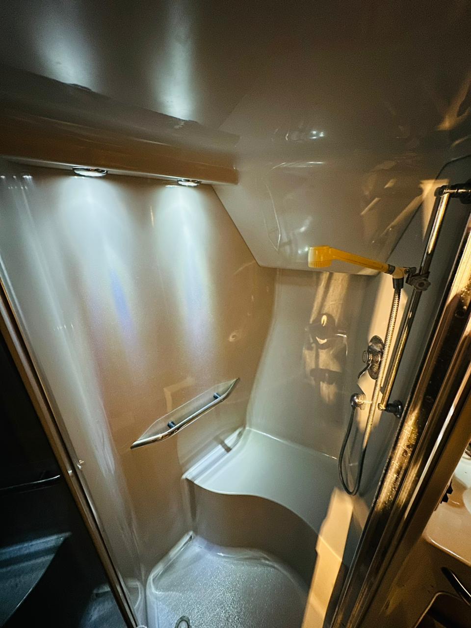 🛥️ Marca Sea Ray "Hipnotik" 👥 Capacidad: 15 personas - Image 6