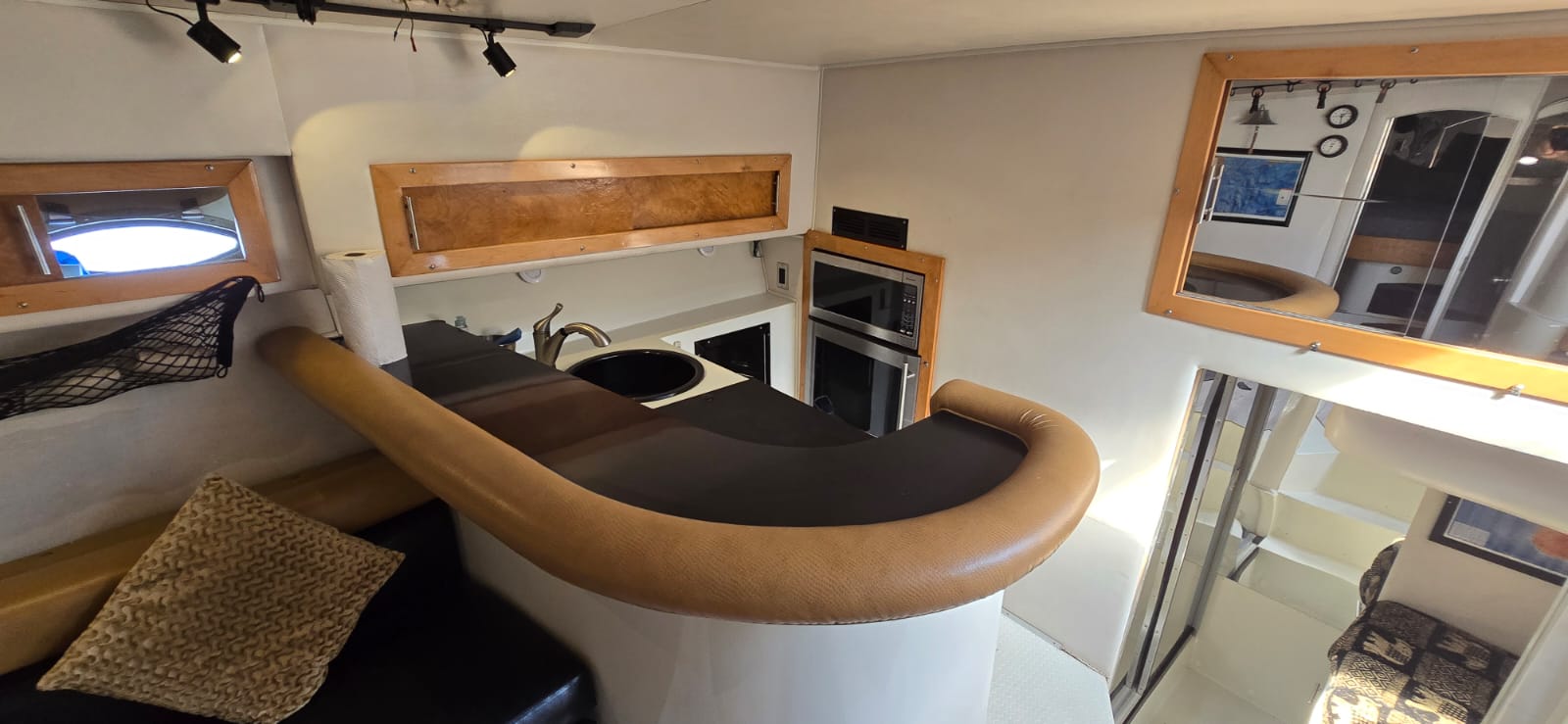 🛥️ Marca Sea Ray "After Hour" 👥 Capacidad: 15 personas - Image 5