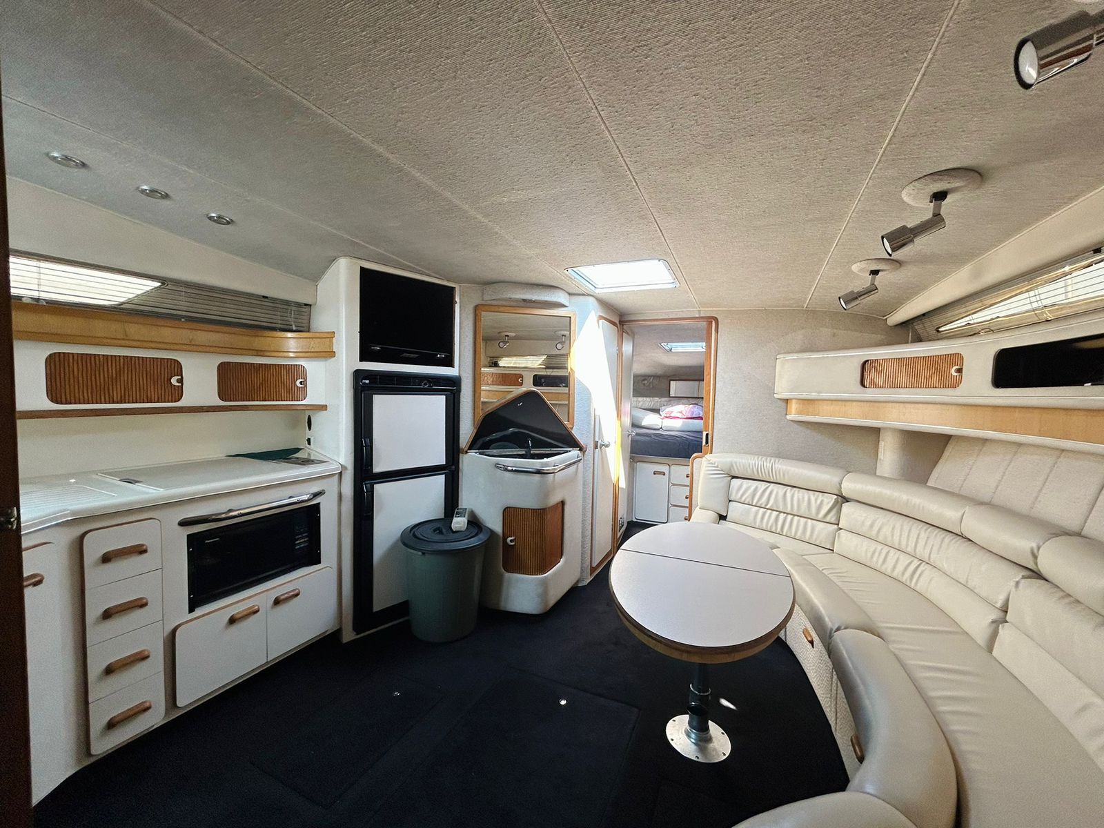 🛥️ Marca Sea Ray "Sea Porche" 👥 Capacidad: 15 personas - Image 9