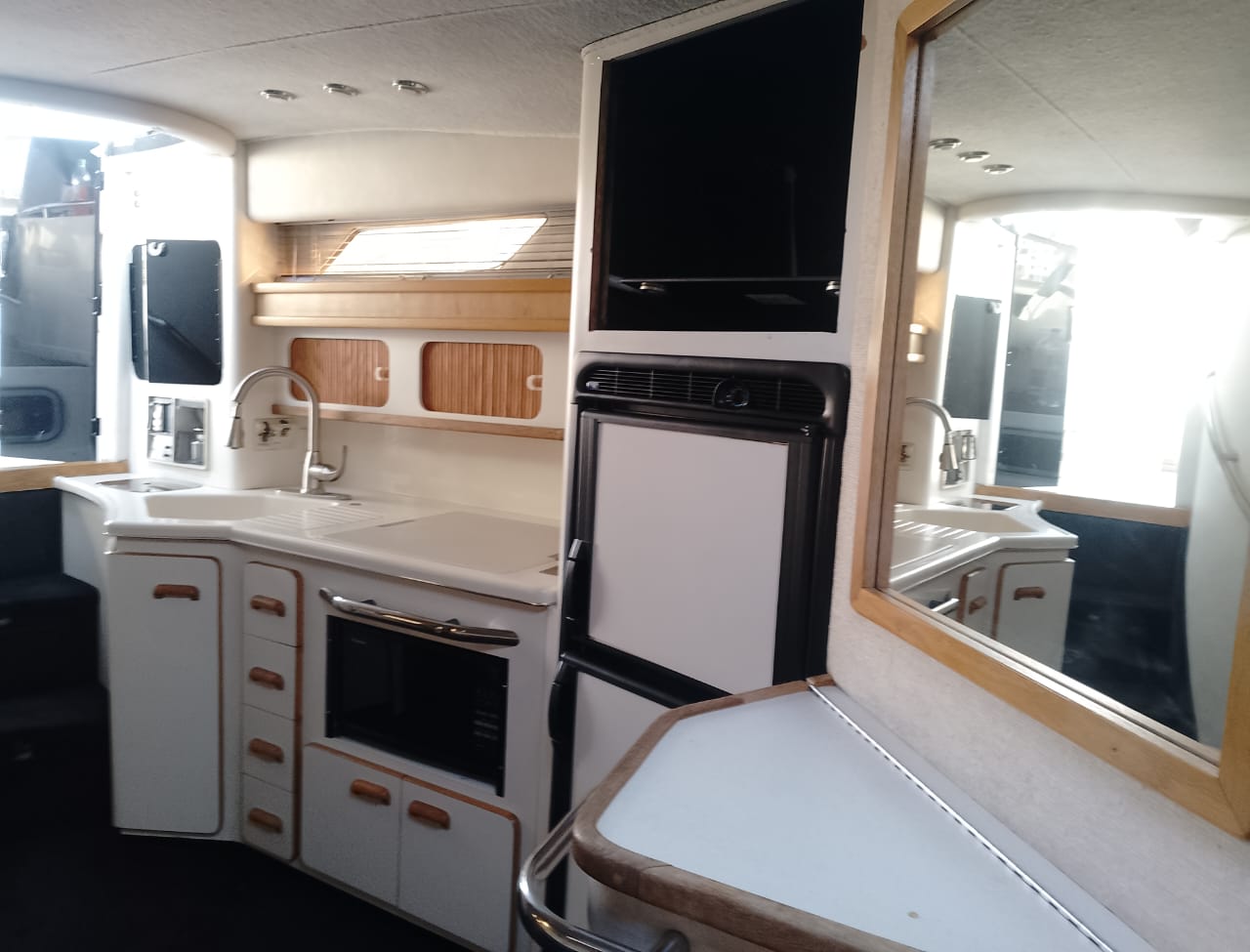 🛥️ Marca Sea Ray "Sea Porche" 👥 Capacidad: 15 personas - Image 7