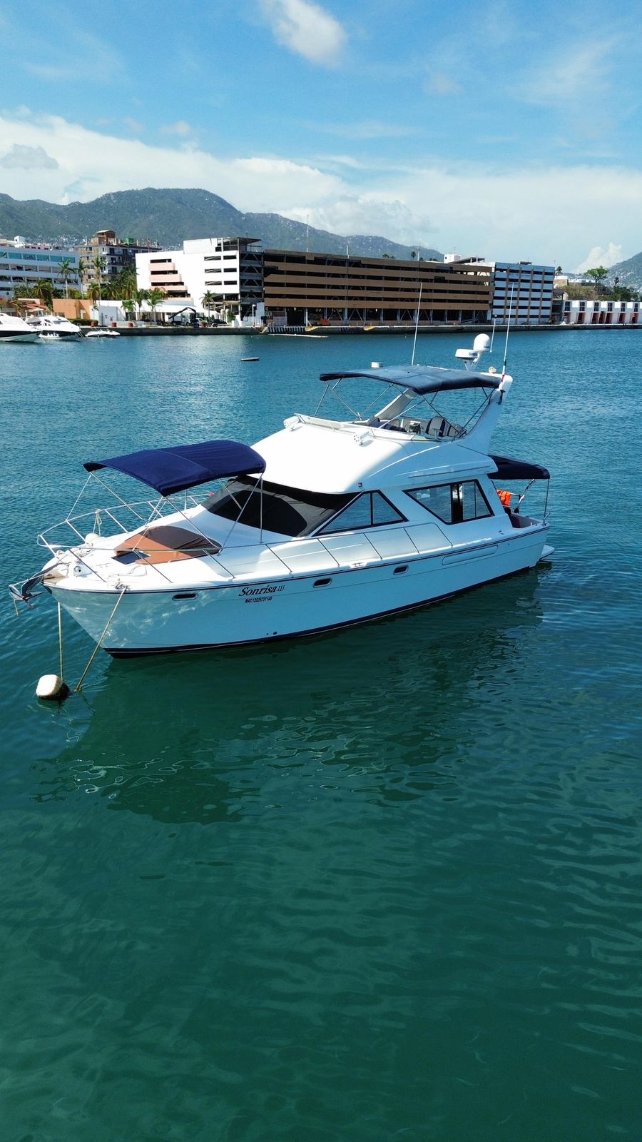 🛥️ Marca Baylinner "Sonrisa" 👥 Capacidad: 15 personas - Image 3