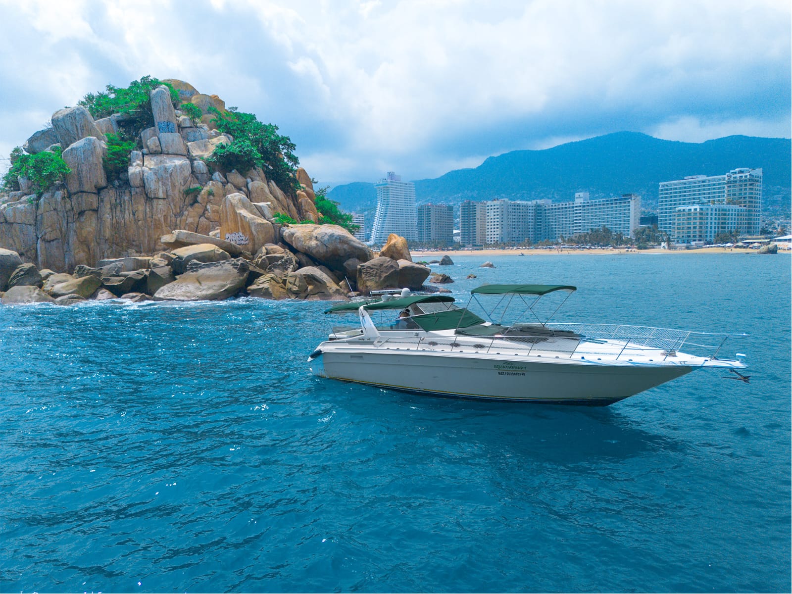 🛥️ Marca Sea Ray "Aqua" 👥 Capacidad: 15 personas